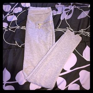 Gray leggings with zippers